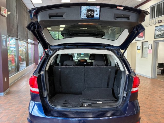 Used 2019 Dodge Journey SE w/ Connectivity Group FWD image 7