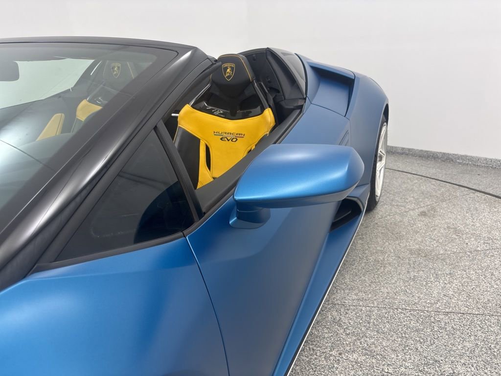 Used 2020 Lamborghini Huracan EVO image 32