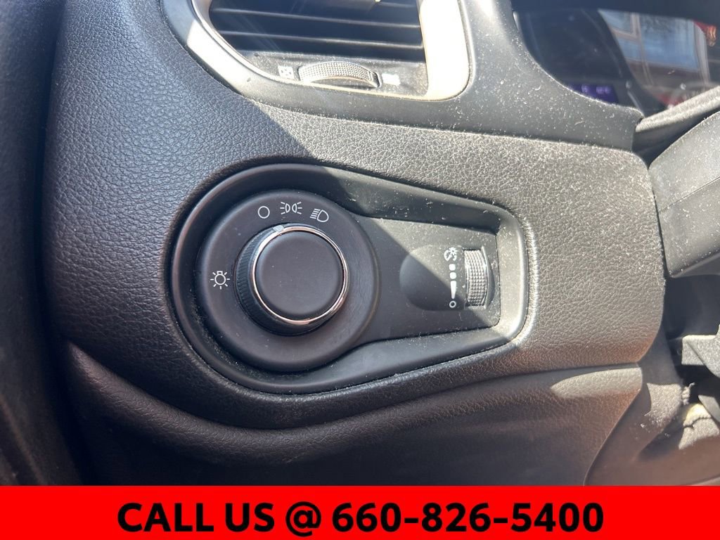 Used 2017 Jeep Renegade Sport w/ Power & Air Group image 15