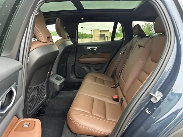 Certified 2025 Volvo V60 B5 Cross Country Plus AWD/4WD image 11