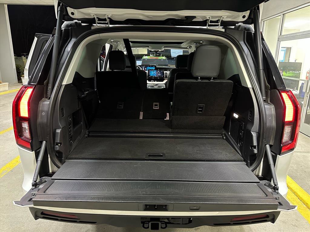 Certified 2025 Ford Expedition Active image 29