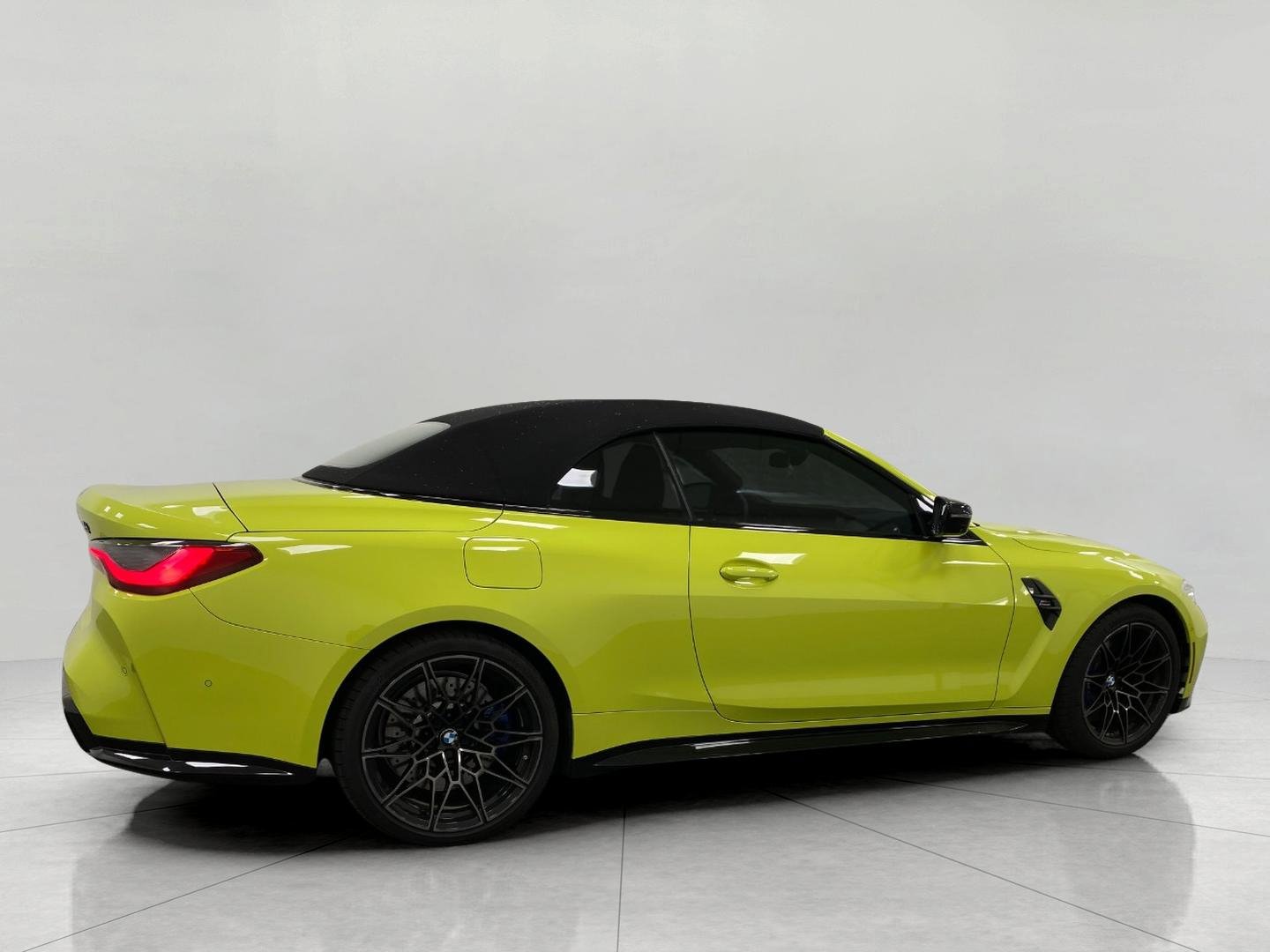 Used 2024 BMW M4 xDrive Competition w/ Executive Package image 3