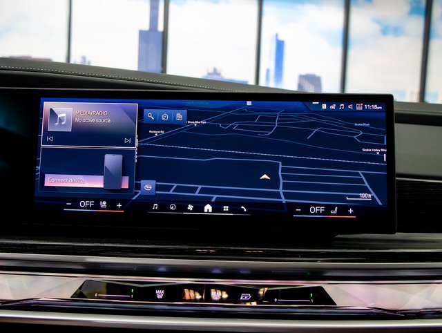Used 2026 BMW 750e xDrive AWD/4WD image 18