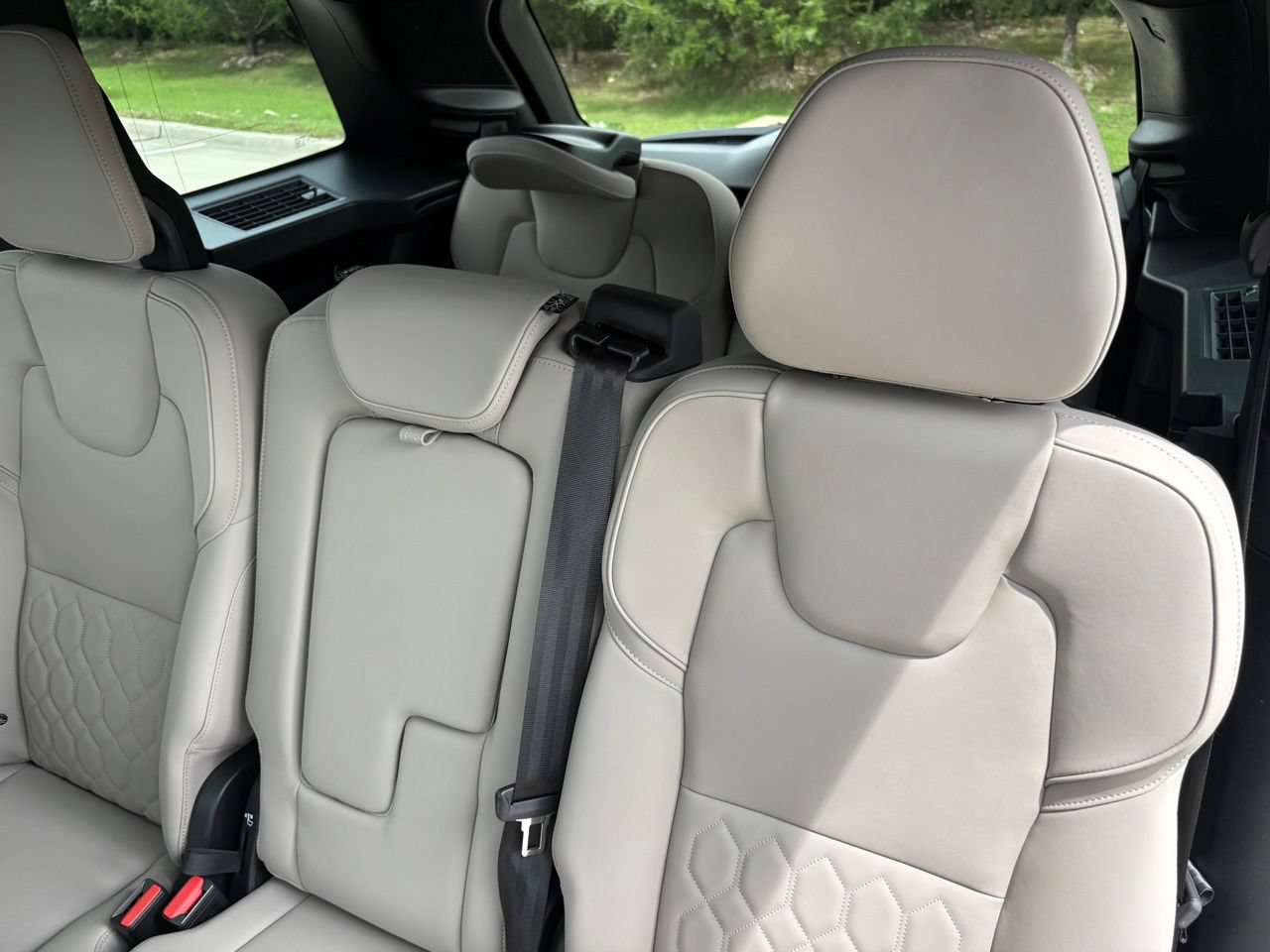 New 2026 Volvo XC90 B6 Plus w/ Protection Package Premier AWD/4WD image 22