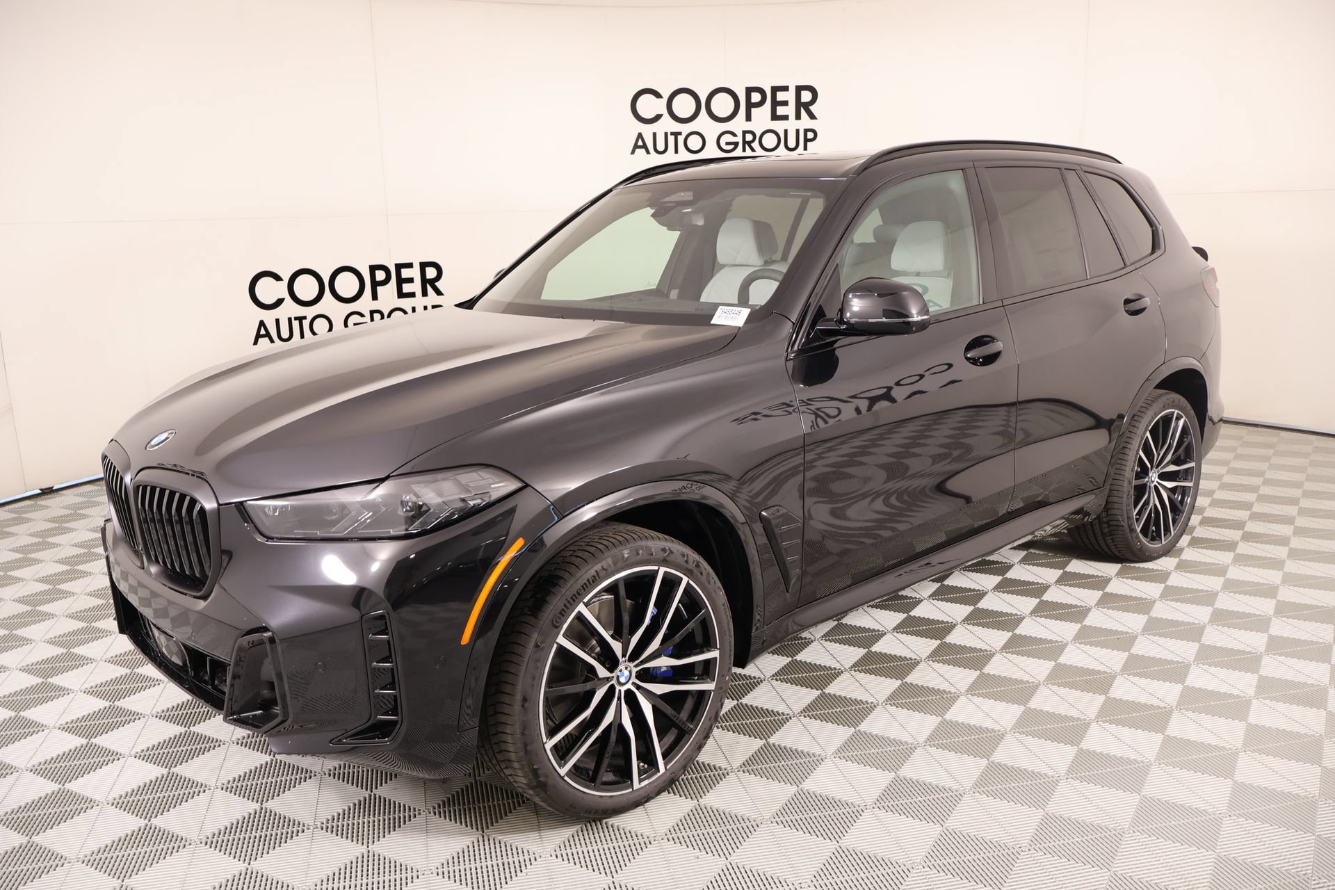 New 2026 BMW X5 xDrive40i w/ M Sport Package AWD/4WD image 10