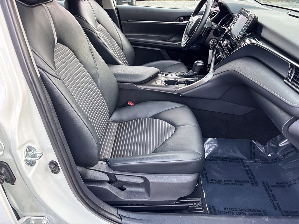Used 2022 Toyota Camry SE image 32