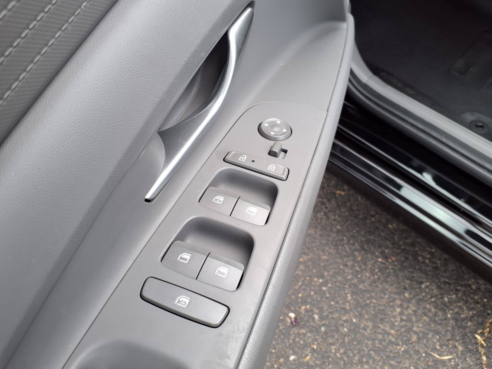 Certified 2024 Hyundai Elantra SEL FWD image 21