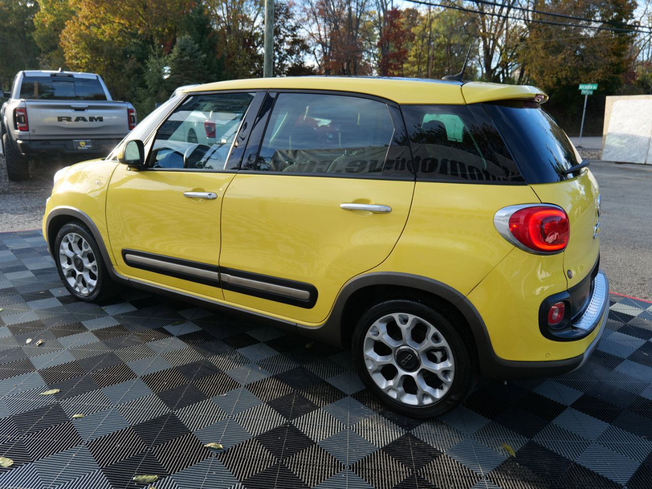 Used 2014 FIAT 500L Trekking w/ Popular Equipment Group image 7