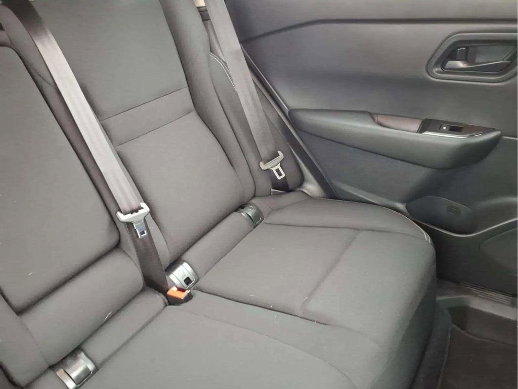 Used 2025 Nissan Rogue S FWD image 18