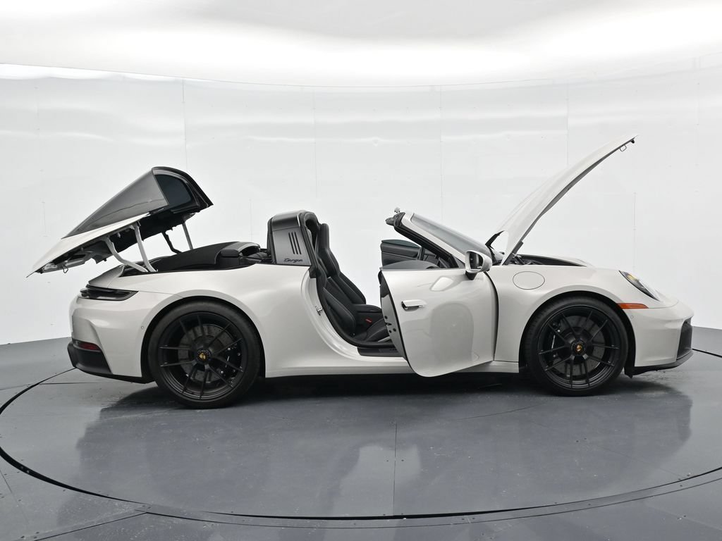 Certified 2025 Porsche 911 Targa 4 GTS AWD/4WD image 27