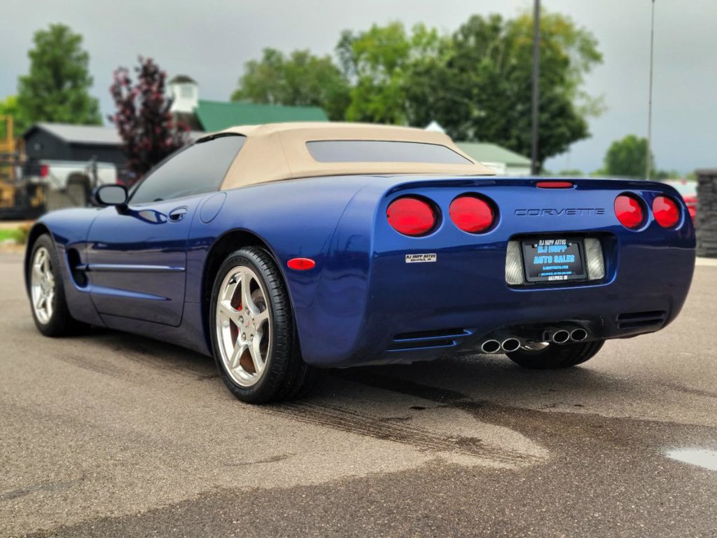 Used 2004 Chevrolet Corvette Convertible w/ Preferred Equipment Group RWD image 6