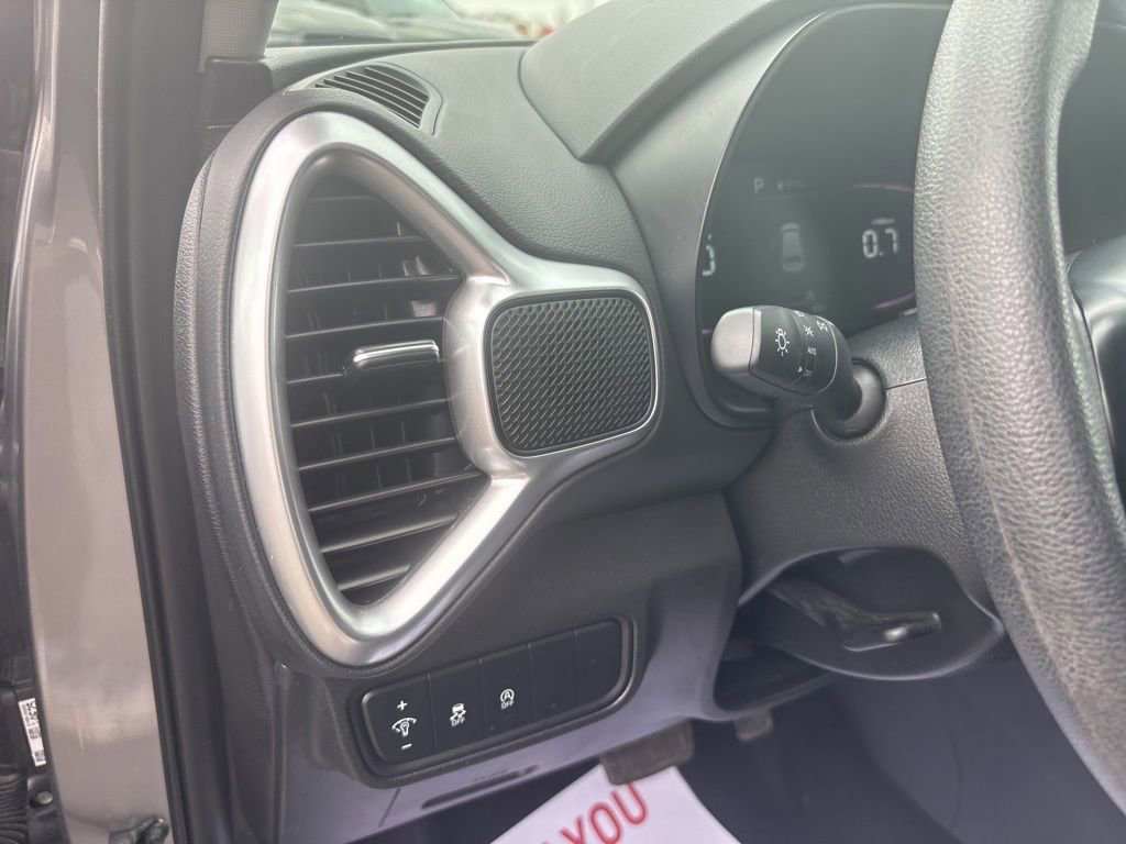 Used 2025 Kia Soul LX w/ LX Technology Package image 12