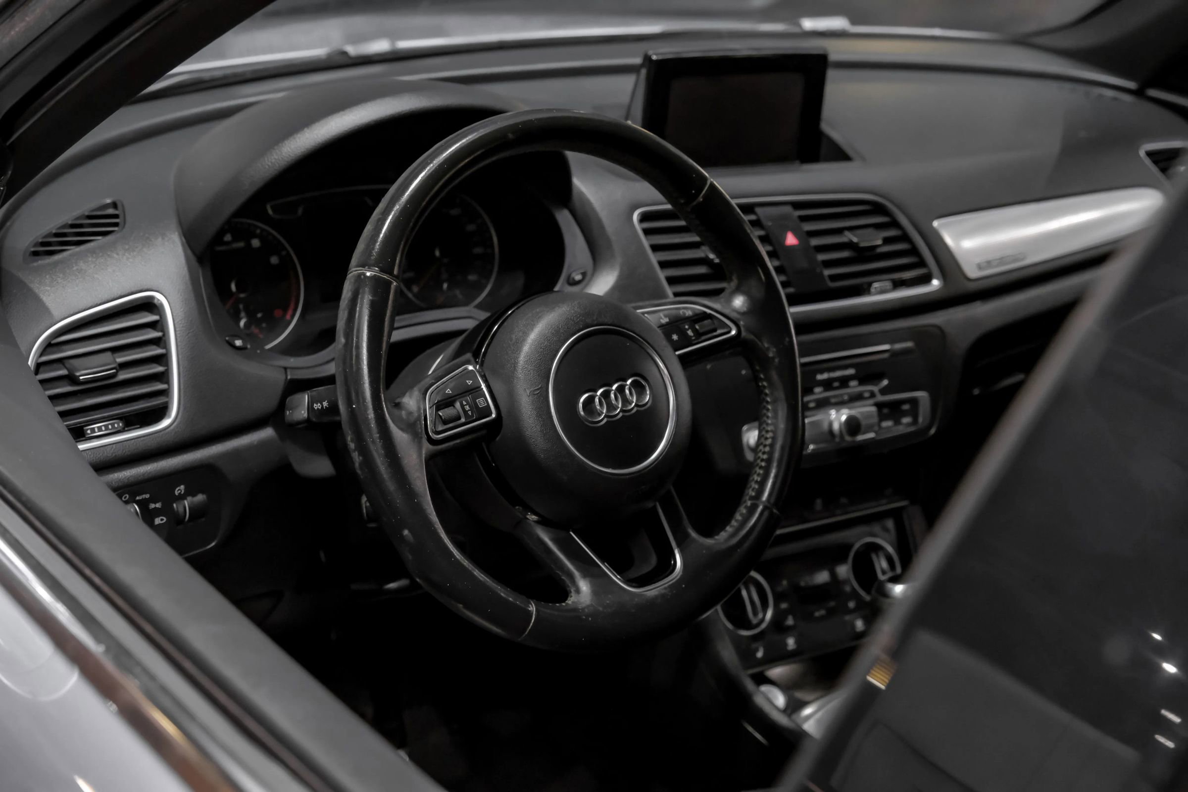 Used 2016 Audi Q3 2.0T Premium Plus w/ Technology Package image 14