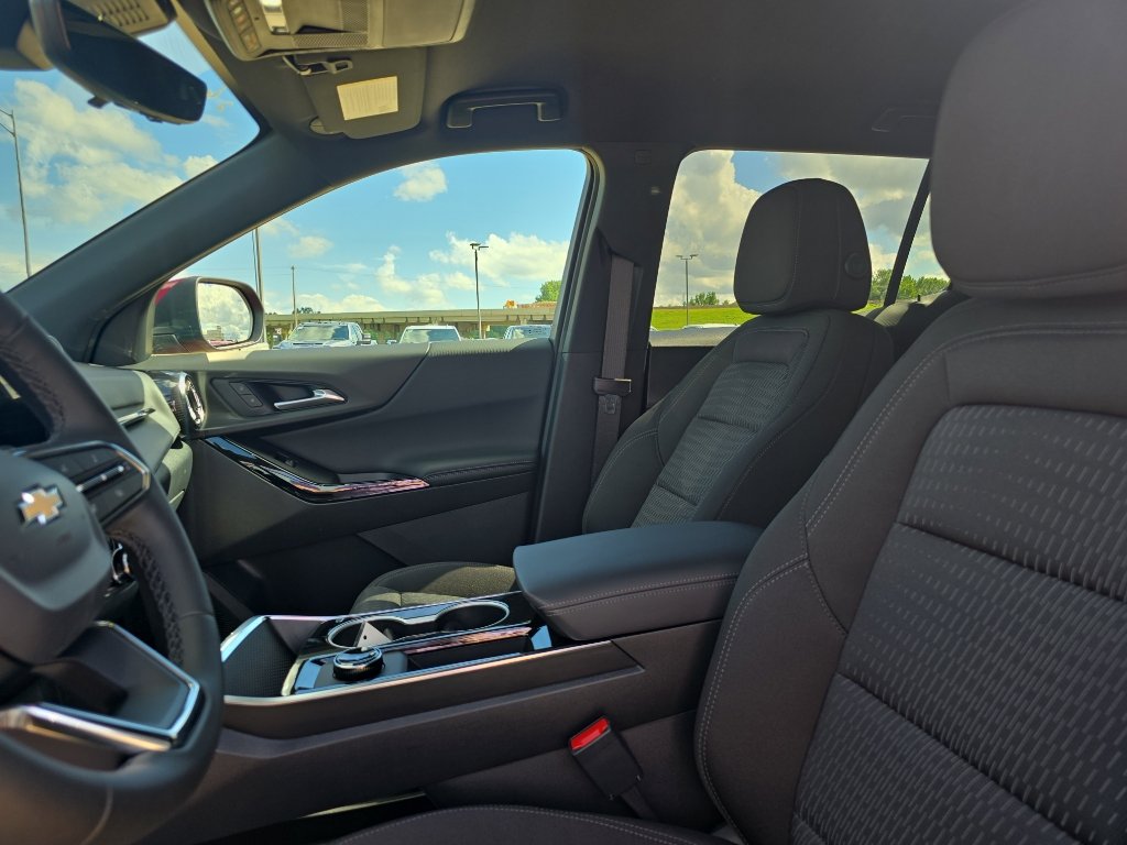 New 2026 Chevrolet Equinox LT w/ Safety and Technology Package FWD image 20