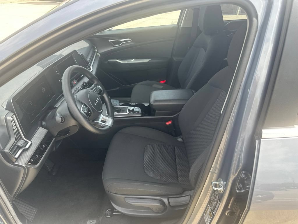 Used 2025 Kia Sportage LX FWD image 13
