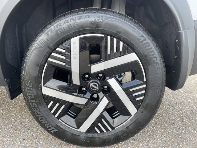 New 2026 Nissan Kicks SV image 7