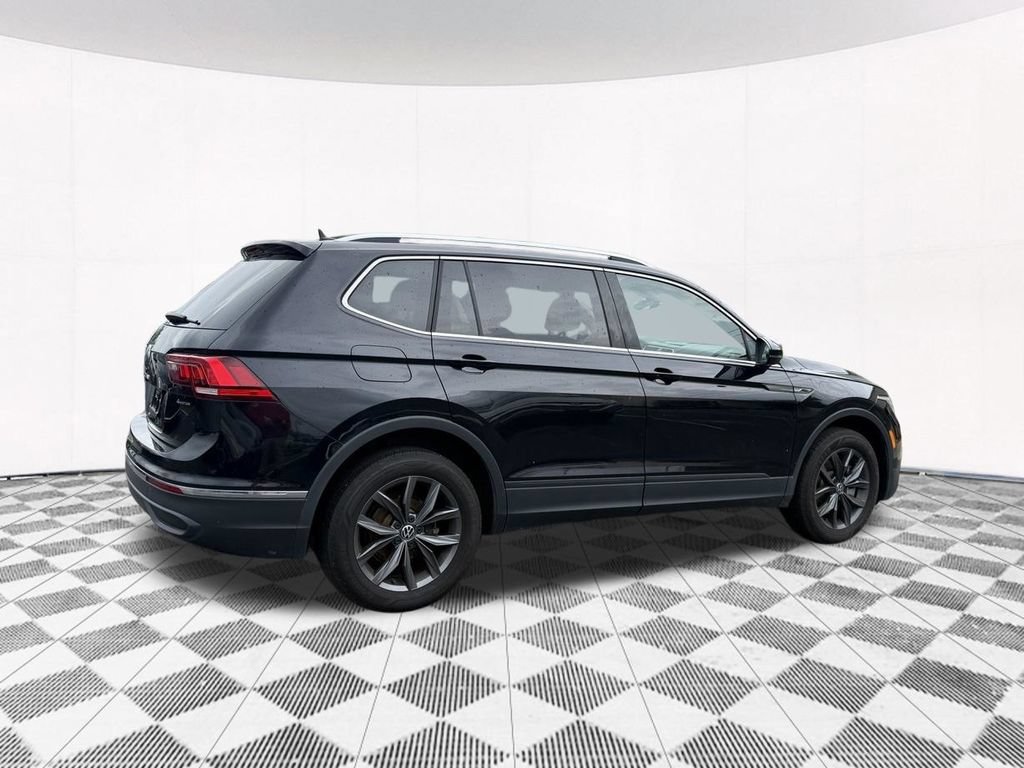 Certified 2022 Volkswagen Tiguan SE AWD/4WD image 10