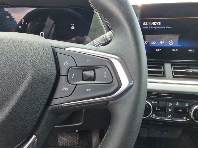 Used 2024 Chevrolet Trax LT w/ LT Convenience Package image 38