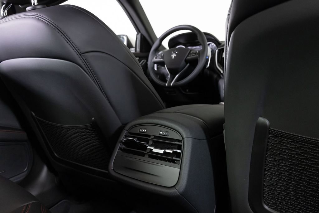 Used 2023 Maserati Ghibli Modena image 28