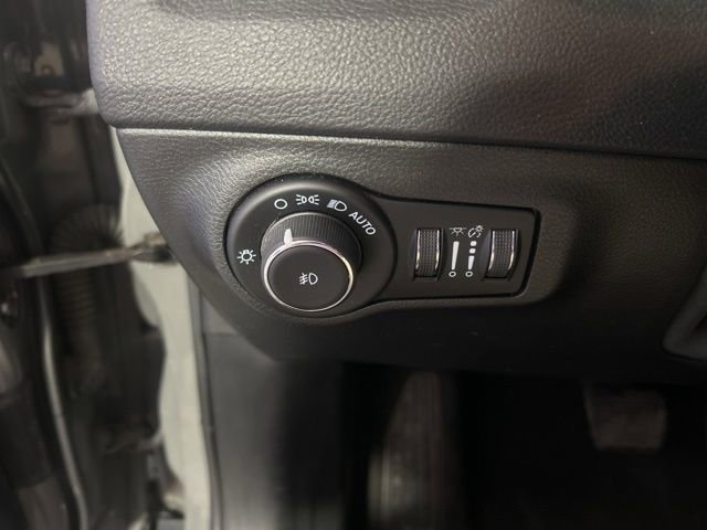 Used 2021 Jeep Compass Limited AWD/4WD image 13