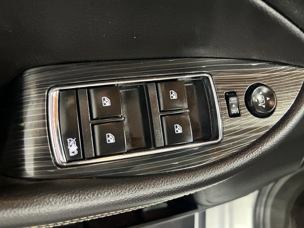 Used 2017 Chevrolet Impala LT FWD image 12