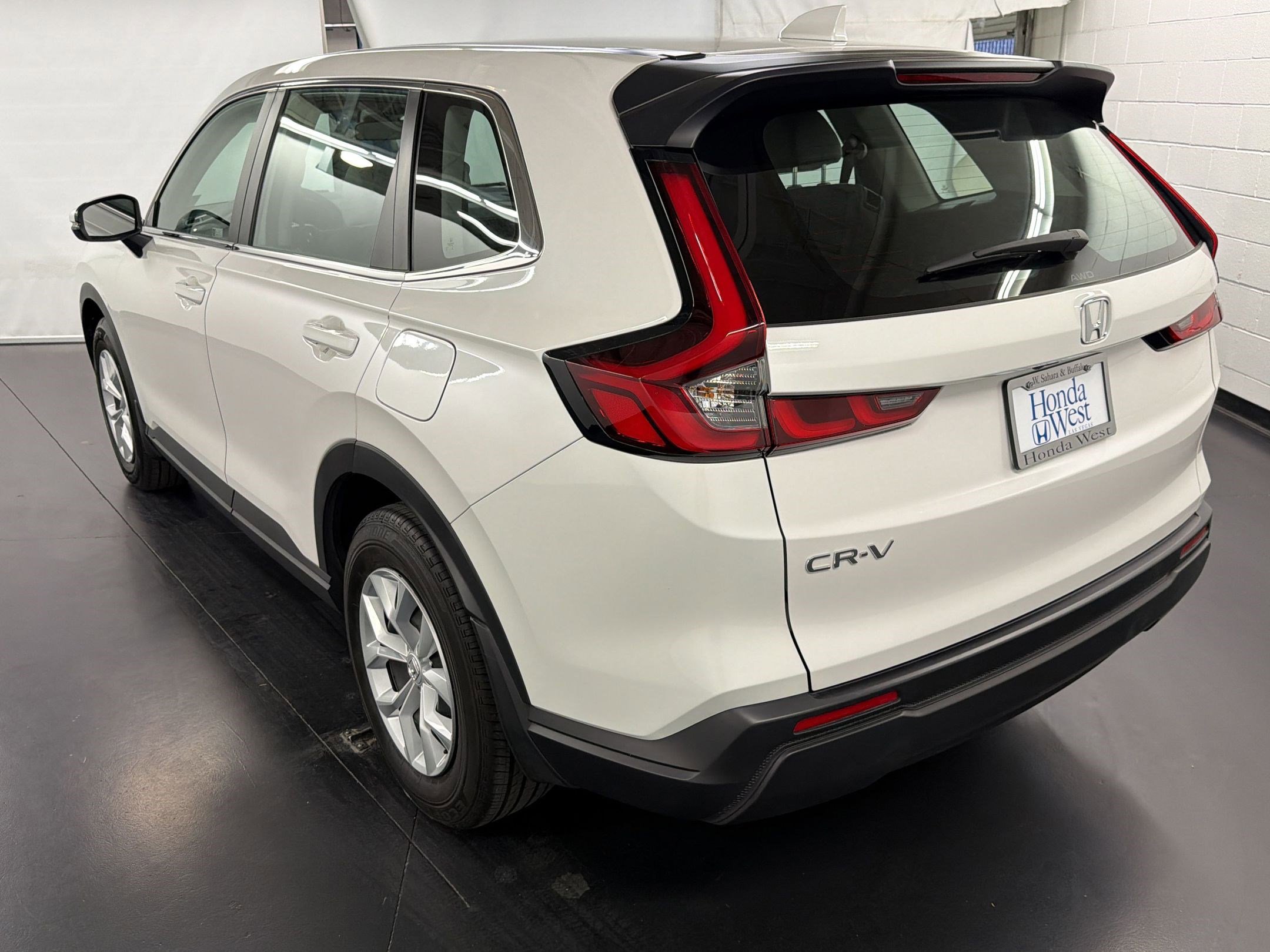 Certified 2023 Honda CR-V LX image 3