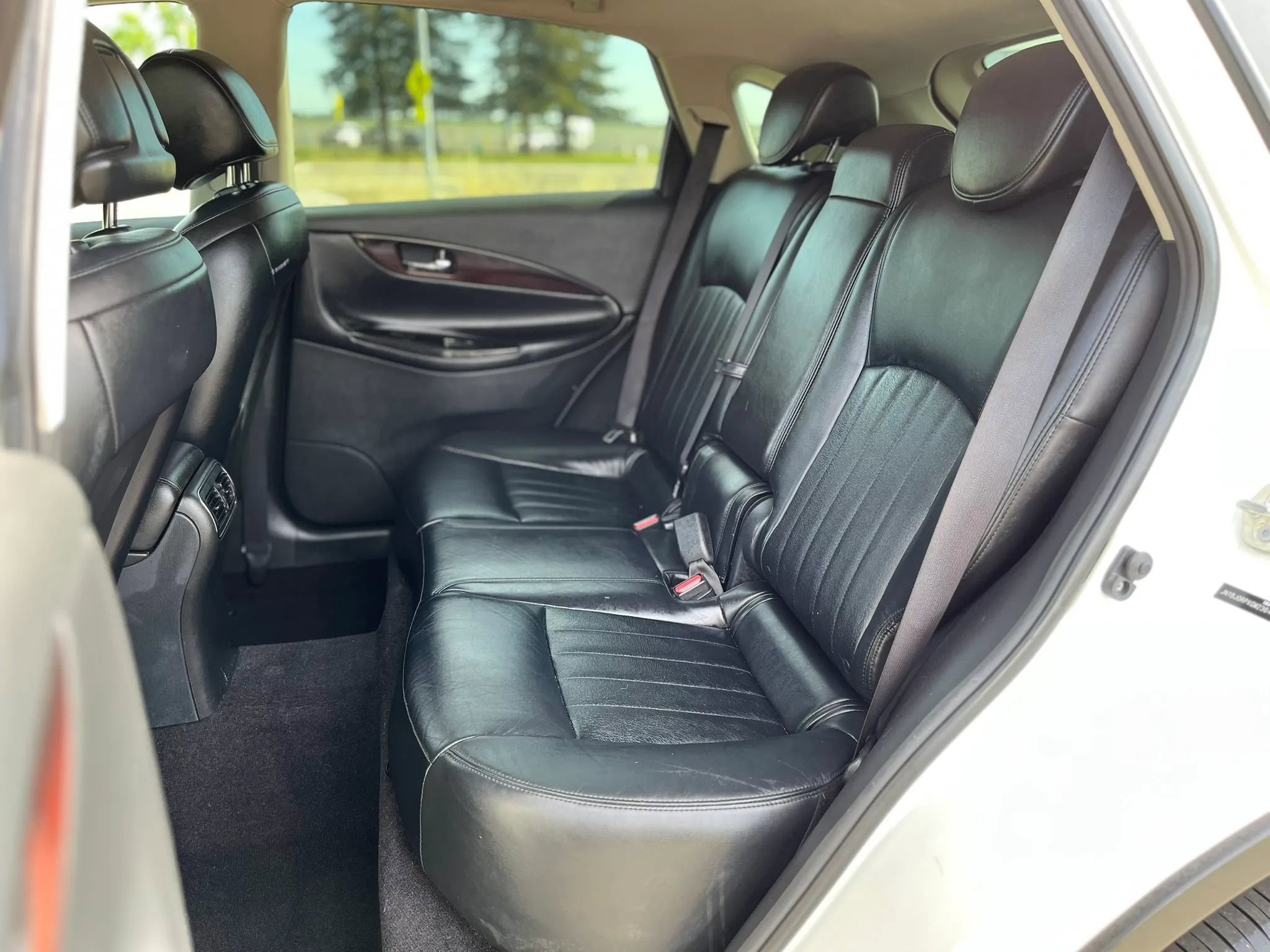 Used 2016 INFINITI QX50 2WD w/ Deluxe Touring Package image 12