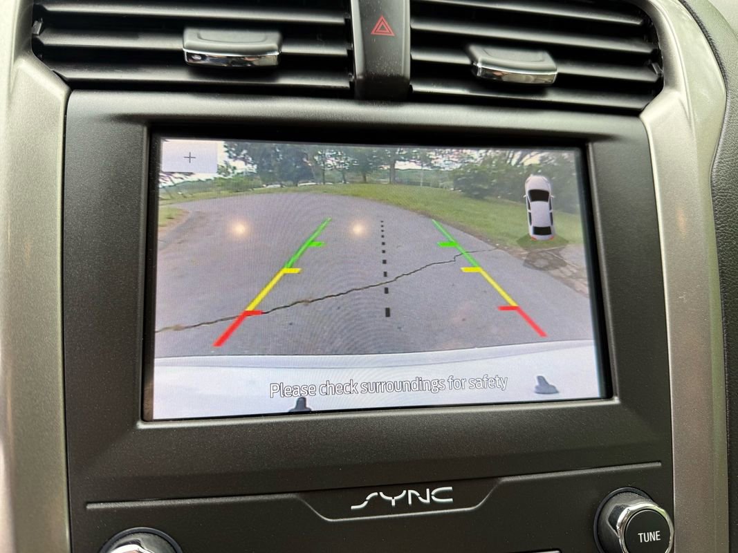 Used 2020 Ford Fusion SE FWD image 25