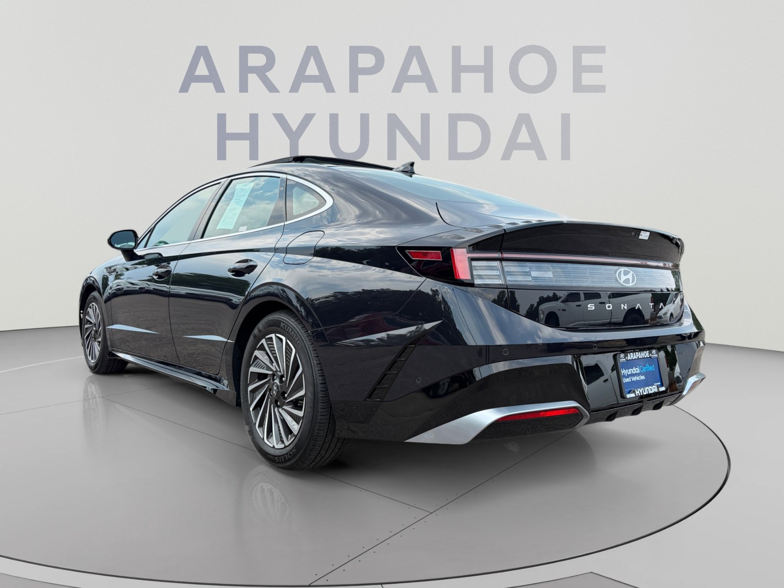 Used 2025 Hyundai Sonata Limited FWD image 3