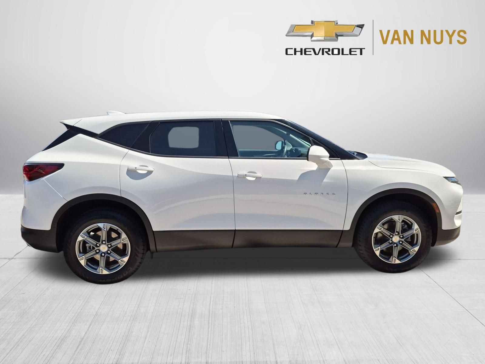 Used 2024 Chevrolet Blazer LT w/ LPO, Cargo Package FWD image 4