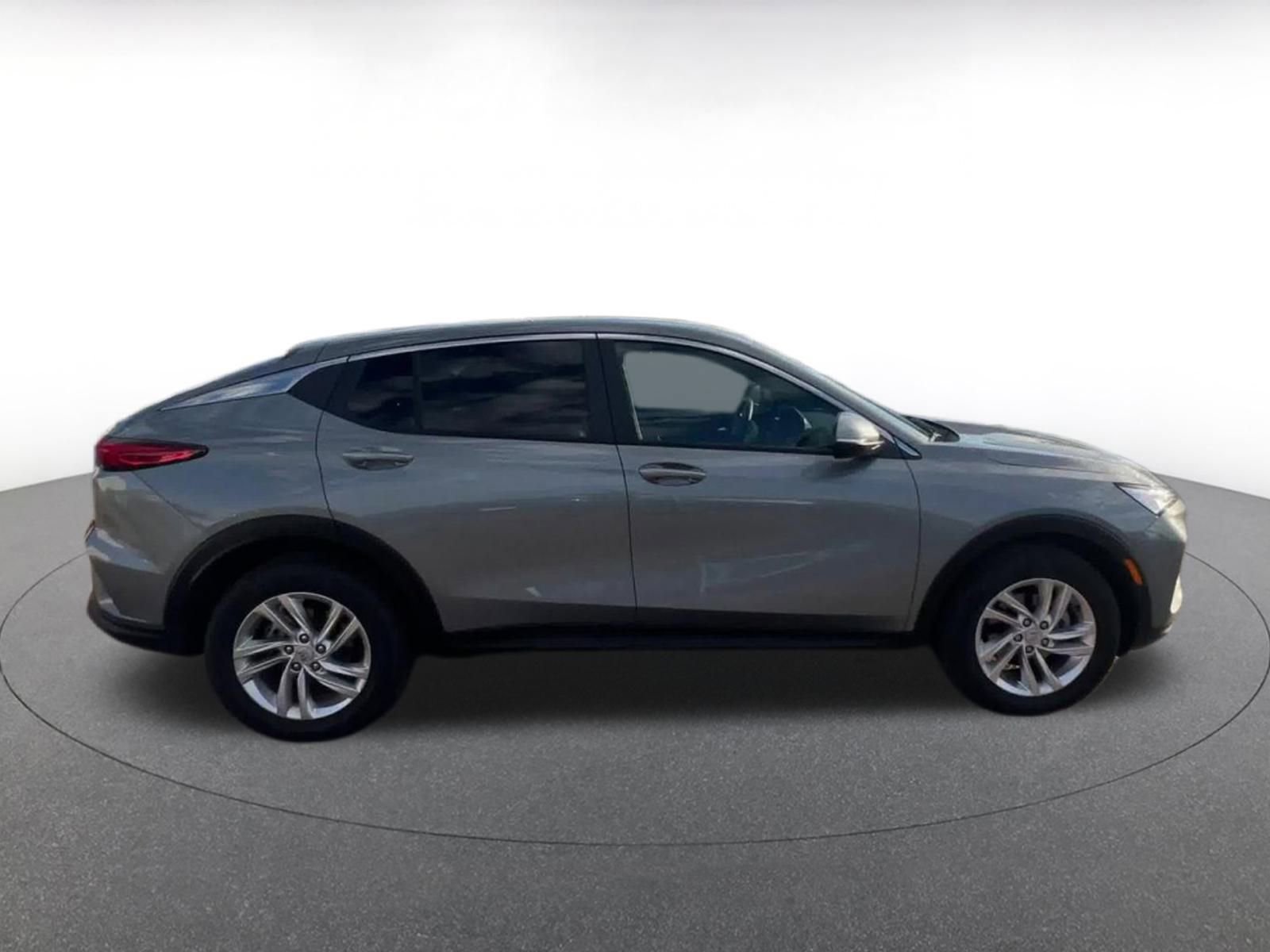 Used 2025 Buick Envista Preferred image 16