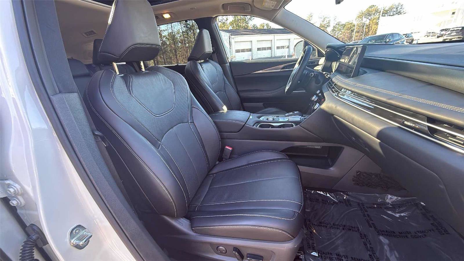 Certified 2025 INFINITI QX60 Luxe w/ Cargo Package image 24