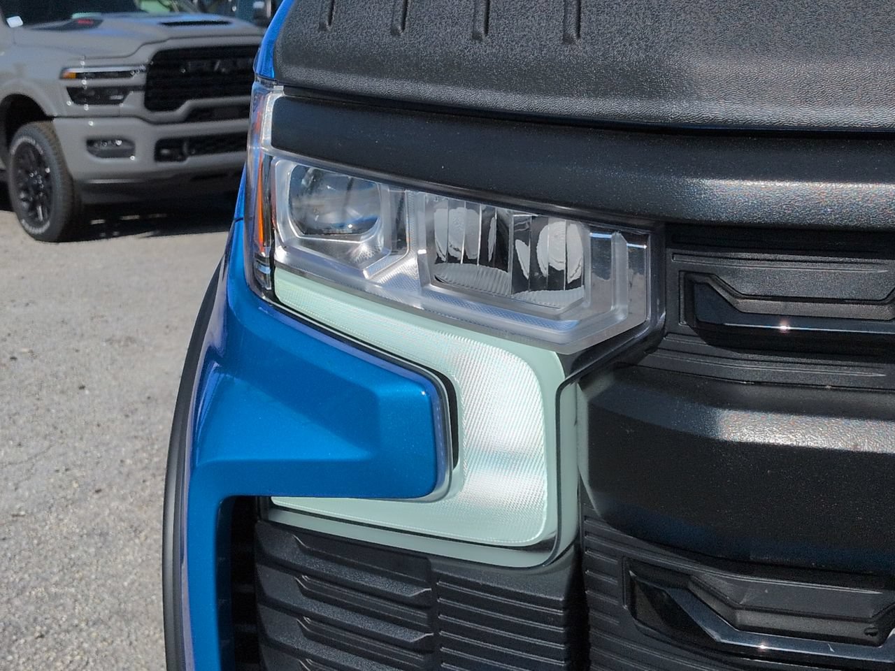 Used 2025 Chevrolet Silverado 1500 LT AWD/4WD image 10