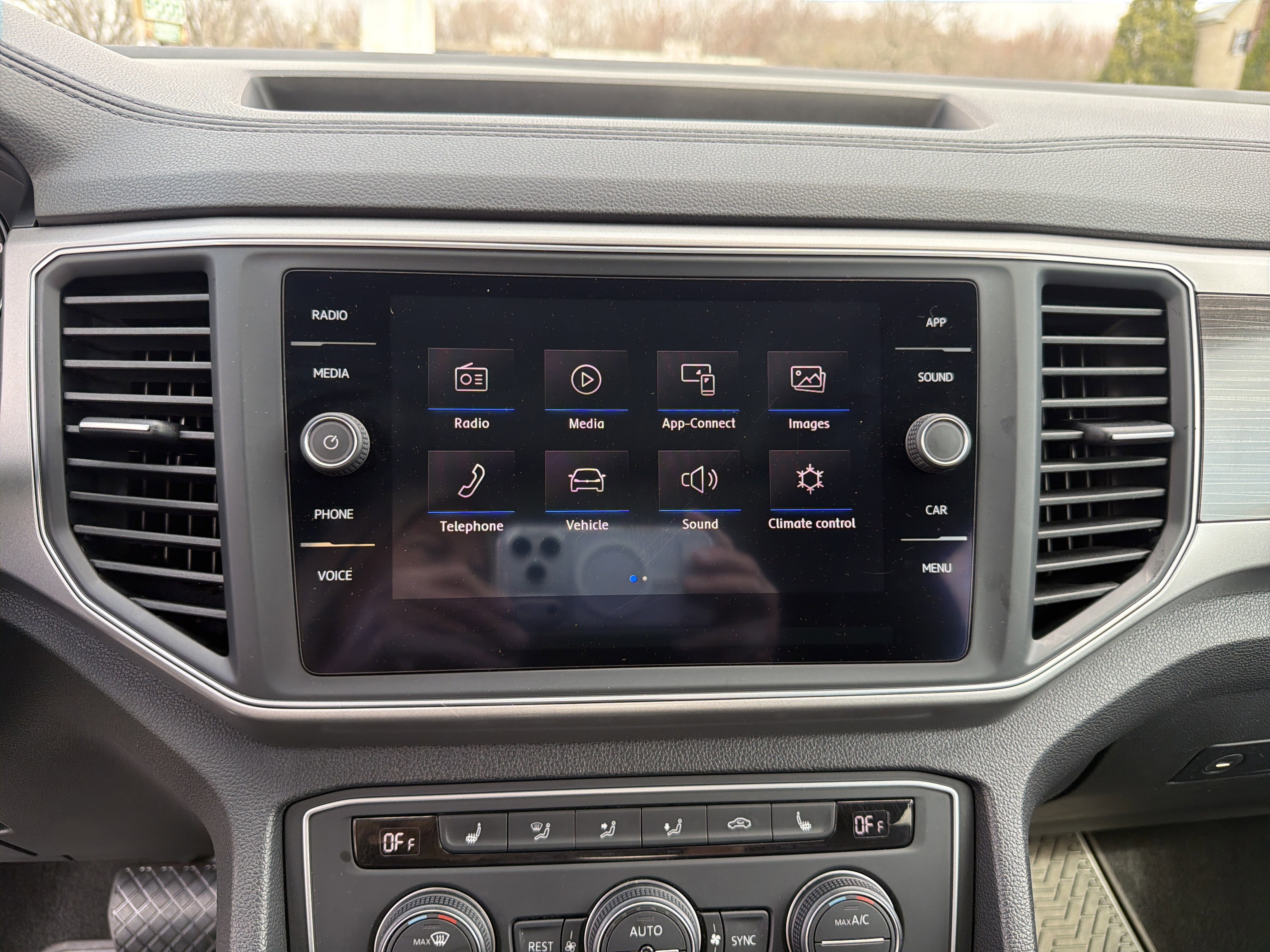 Used 2019 Volkswagen Atlas SE w/ Panoramic Sunroof Package image 25