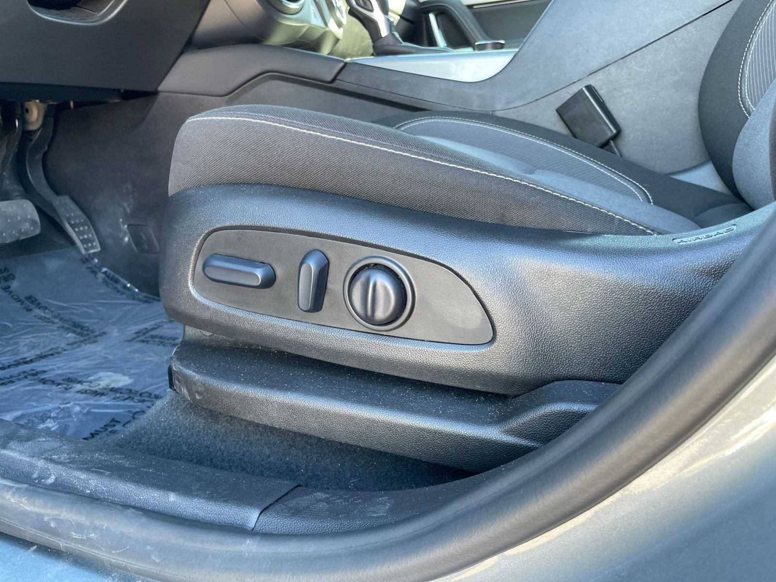 Used 2025 Chevrolet Blazer LT image 23