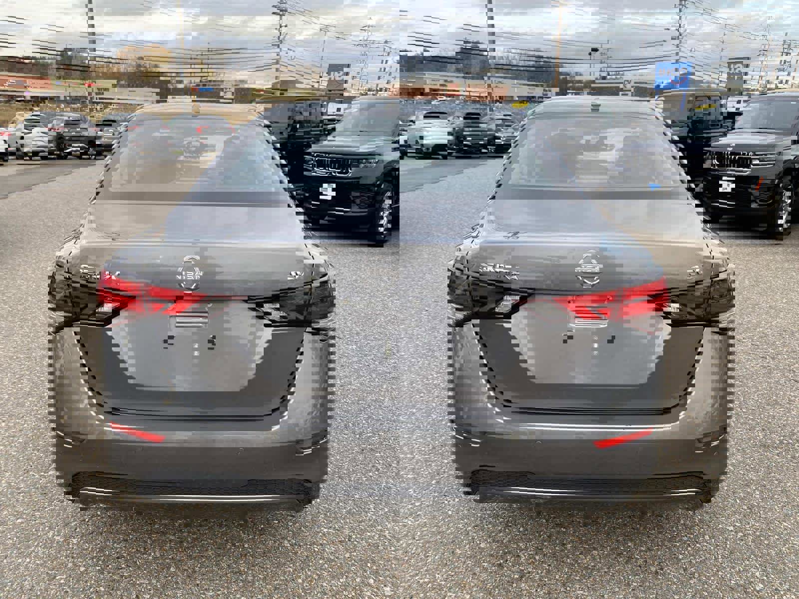 Used 2024 Nissan Sentra SV image 4