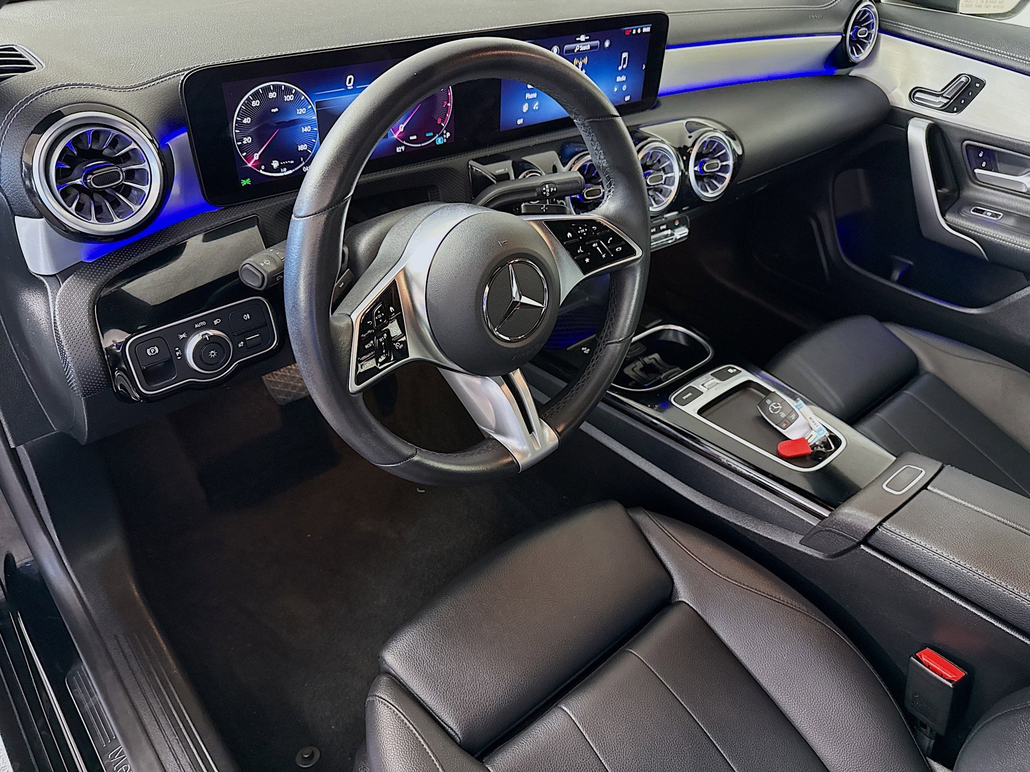 Used 2025 Mercedes-Benz CLA 250 4MATIC image 23