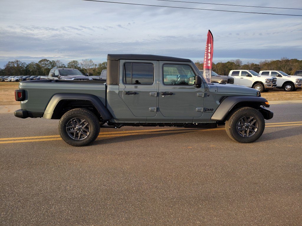 New 2026 Jeep Gladiator Sport AWD/4WD image 11