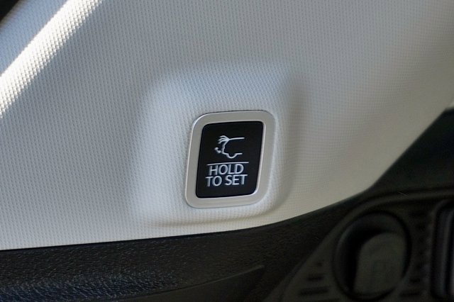 New 2023 Jeep Grand Cherokee Limited 4xe image 17