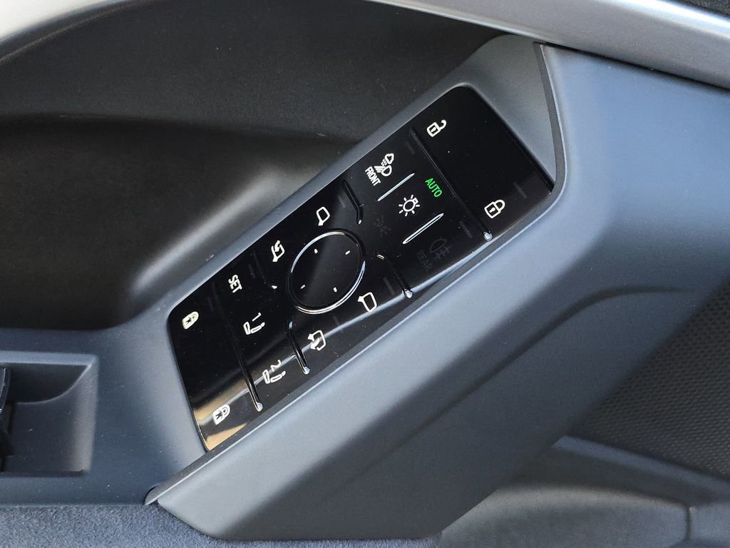 Certified 2025 Audi SQ5 Premium Plus image 29