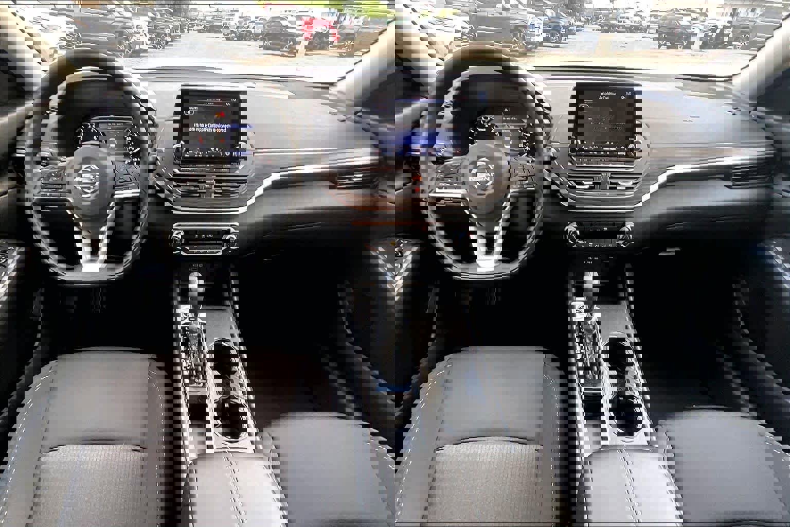 Used 2025 Nissan Altima 2.5 SV FWD image 15