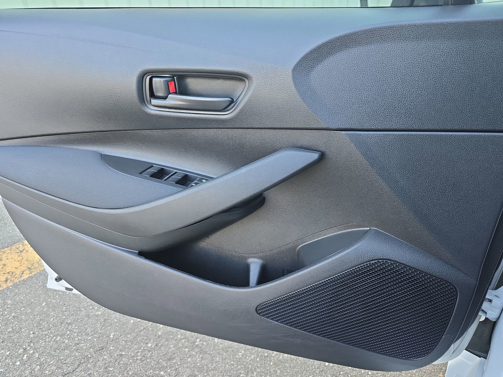 Used 2022 Toyota Corolla LE image 33