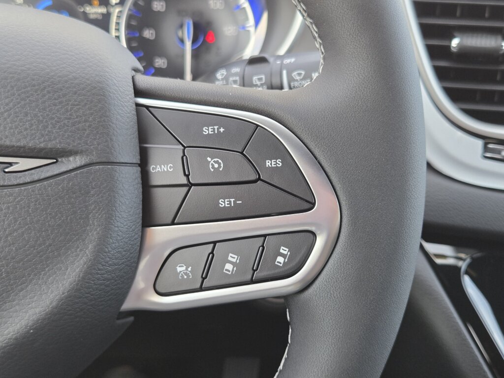 New 2027 Chrysler Pacifica LX FWD image 19