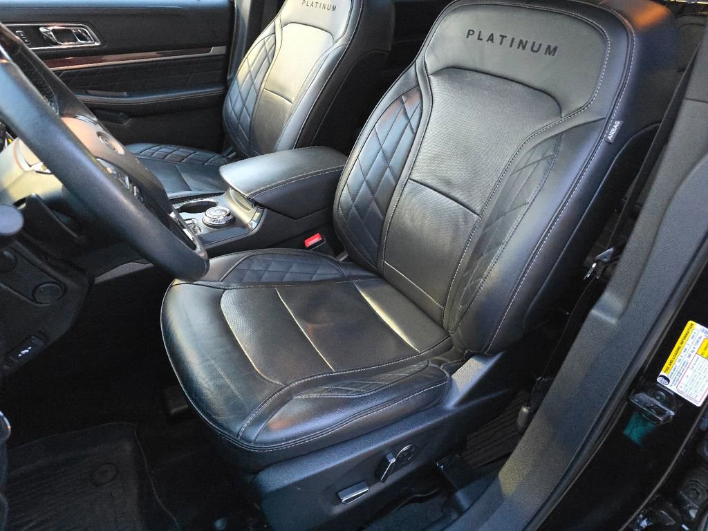 Used 2018 Ford Explorer Platinum image 29