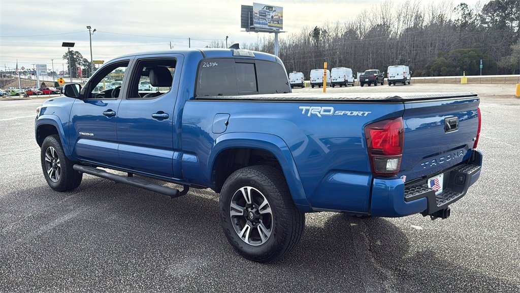 Used 2018 Toyota Tacoma TRD Sport image 6