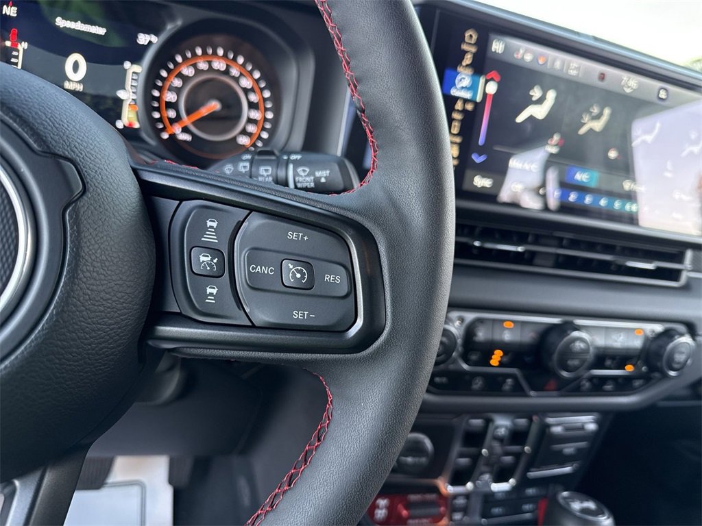 Used 2024 Jeep Wrangler Unlimited Rubicon image 15