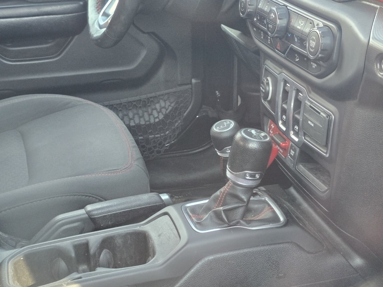 Used 2018 Jeep Wrangler Rubicon AWD/4WD image 14