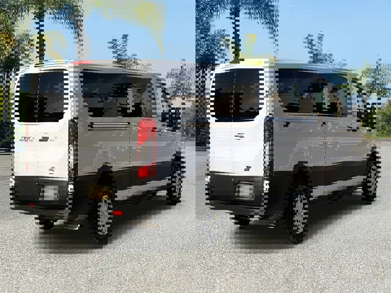 Used 2023 Ford Transit 350 XLT image 4