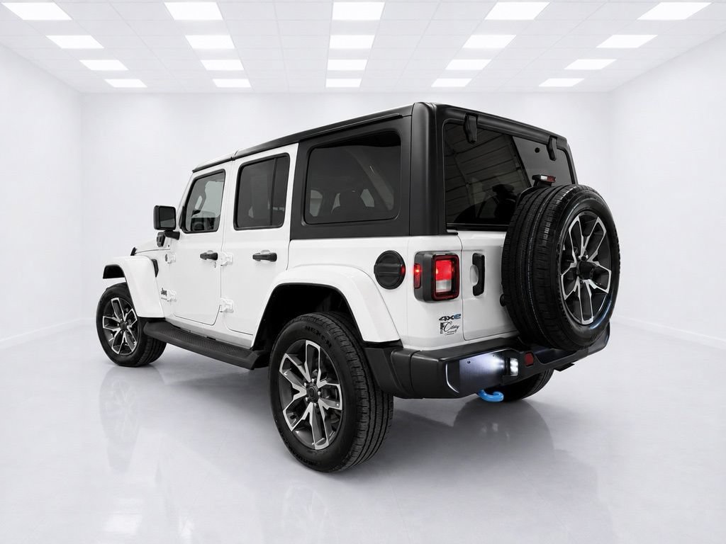 Used 2024 Jeep Wrangler Unlimited w/ Convenience Group AWD/4WD image 5