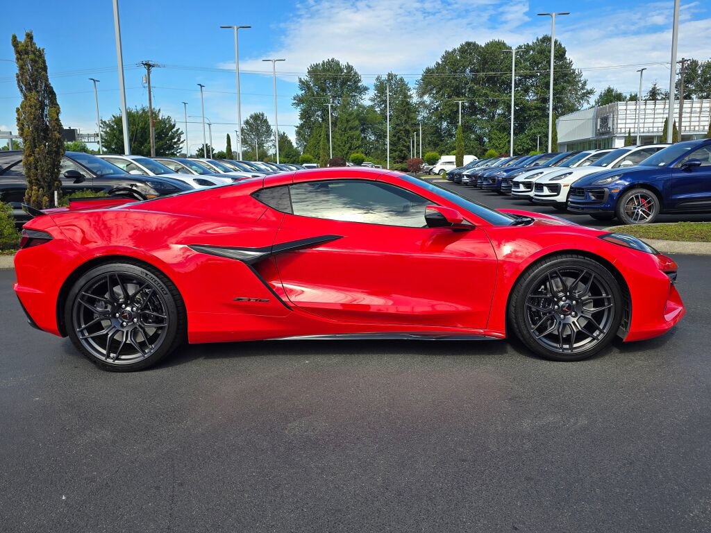 Used 2024 Chevrolet Corvette Z06 RWD image 6